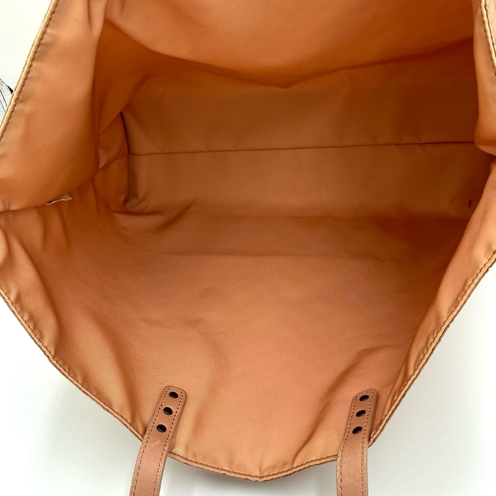 Authentic Bottega Veneta Nylon Intrecciolusion Medium Tote Bag in Peach - Picture 5 of 16